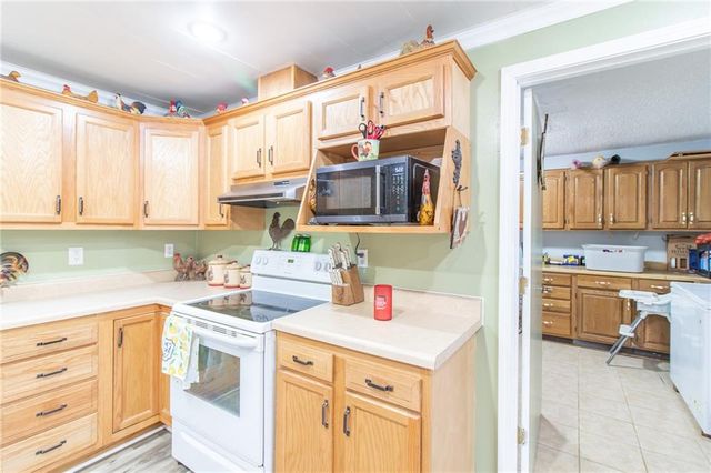 1150 SE 140P Road, Clinton, MO 65355