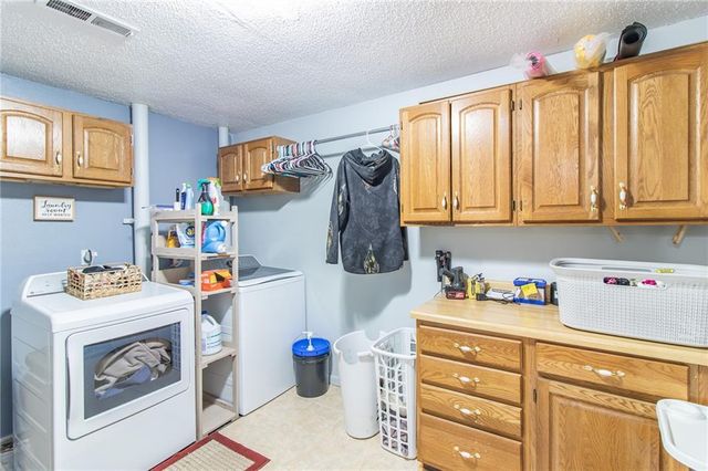 1150 SE 140P Road, Clinton, MO 65355