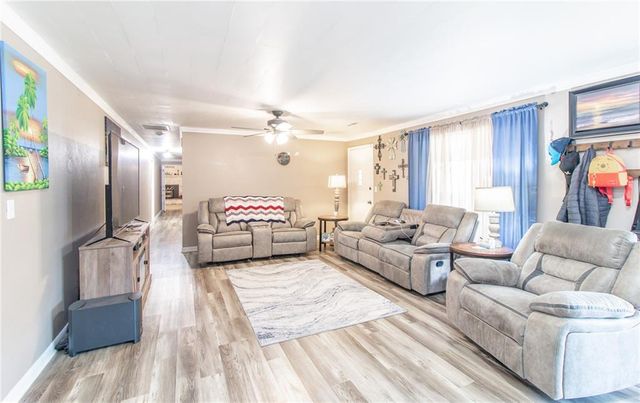 1150 SE 140P Road, Clinton, MO 65355