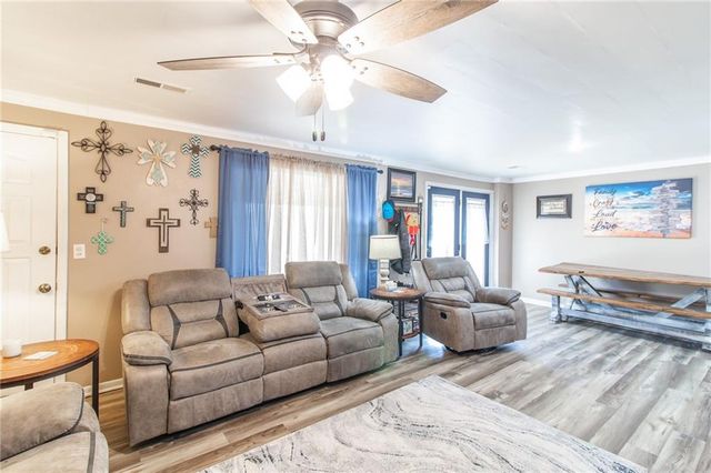 1150 SE 140P Road, Clinton, MO 65355