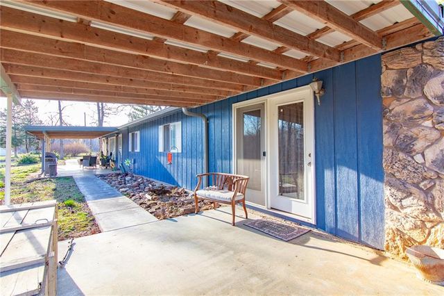 1150 SE 140P Road, Clinton, MO 65355