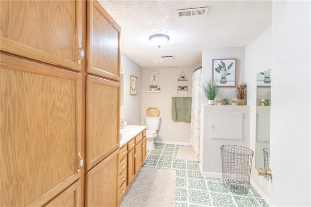 1150 SE 140P Road, Clinton, MO 65355