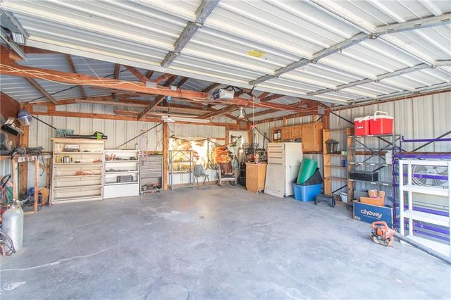 1150 SE 140P Road, Clinton, MO 65355