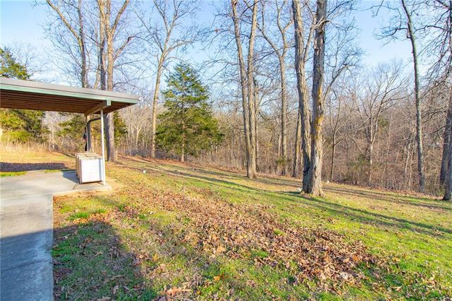 1150 SE 140P Road, Clinton, MO 65355