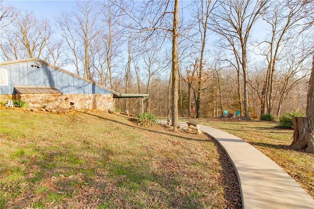 1150 SE 140P Road, Clinton, MO 65355