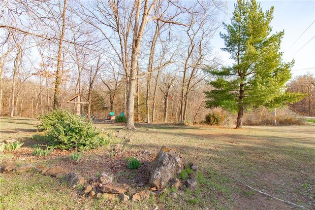 1150 SE 140P Road, Clinton, MO 65355