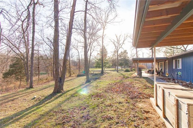 1150 SE 140P Road, Clinton, MO 65355