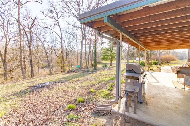 1150 SE 140P Road, Clinton, MO 65355