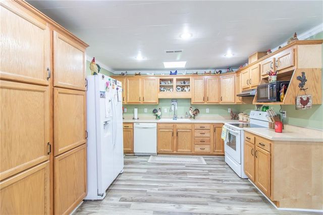 1150 SE 140P Road, Clinton, MO 65355