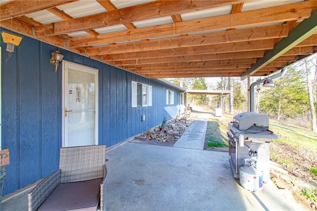 1150 SE 140P Road, Clinton, MO 65355