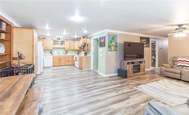 1150 SE 140P Road, Clinton, MO 65355