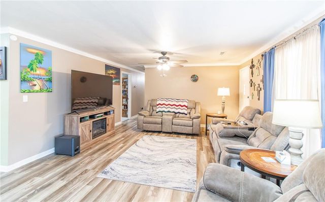 1150 SE 140P Road, Clinton, MO 65355