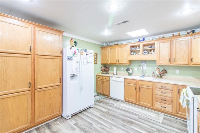 1150 SE 140P Road, Clinton, MO 65355