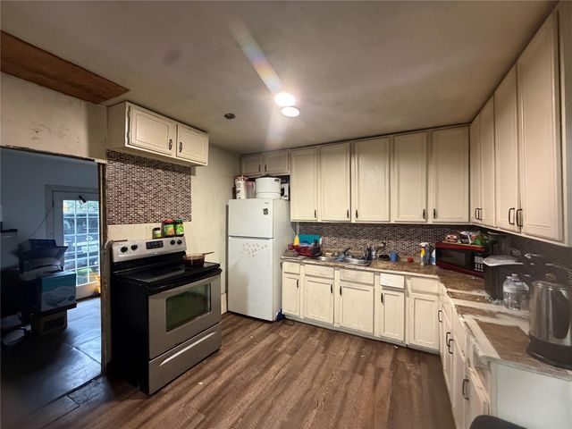 2305 Windsor Lane, Pasadena, TX 77506