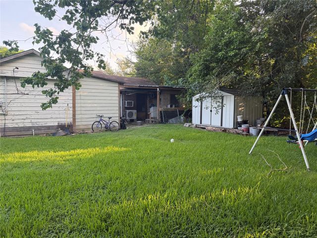 2305 Windsor Lane, Pasadena, TX 77506