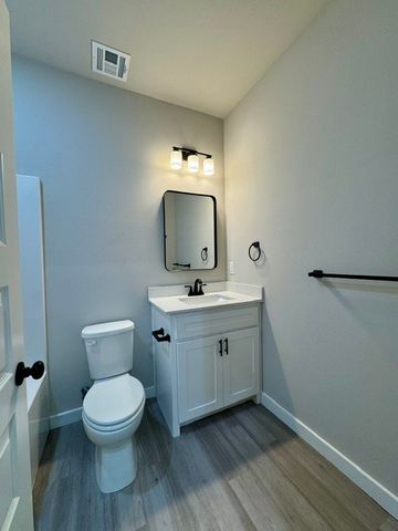 1901 Azlin Place D, Siloam Springs, AR 72761