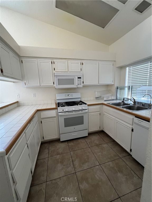 1562 Remembrance, Perris, CA 92571 — photo 4