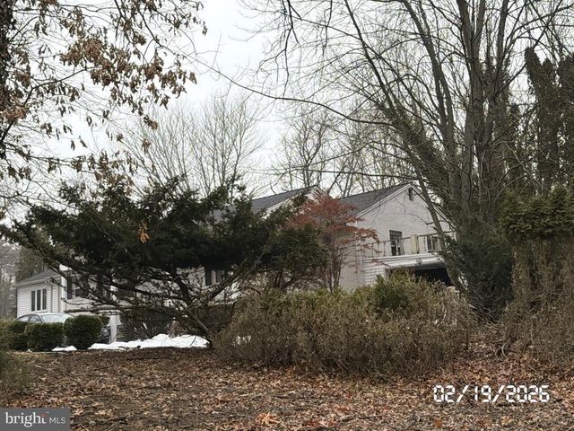 4005 FARGREEN RD, Harrisburg, PA 17110