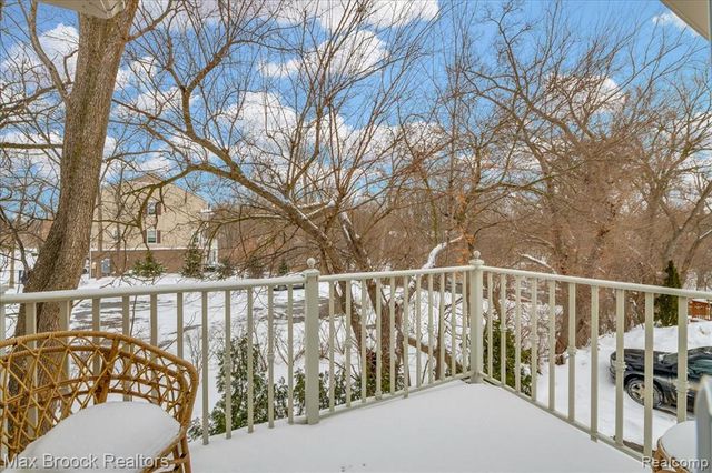 41 N Squirrel Road, Auburn Hills, MI 48326