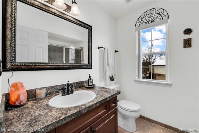 41 N Squirrel Road, Auburn Hills, MI 48326