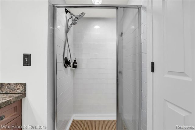 41 N Squirrel Road, Auburn Hills, MI 48326