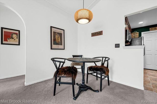 41 N Squirrel Road, Auburn Hills, MI 48326