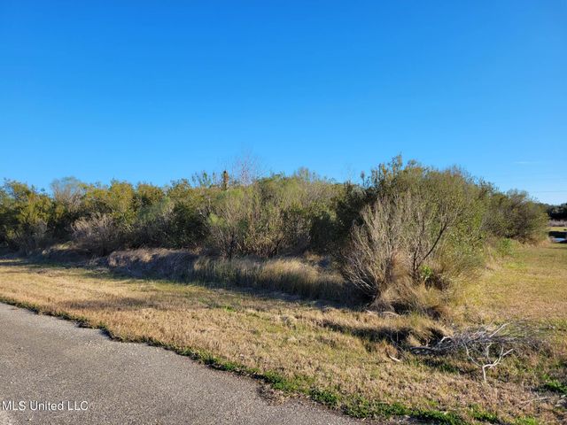 9043 St Ann Drive, Bay Saint Louis, MS 39520