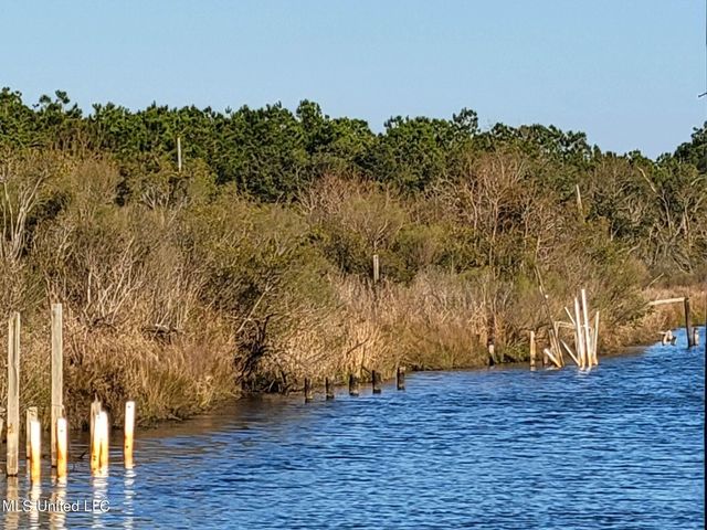 9043 St Ann Drive, Bay Saint Louis, MS 39520