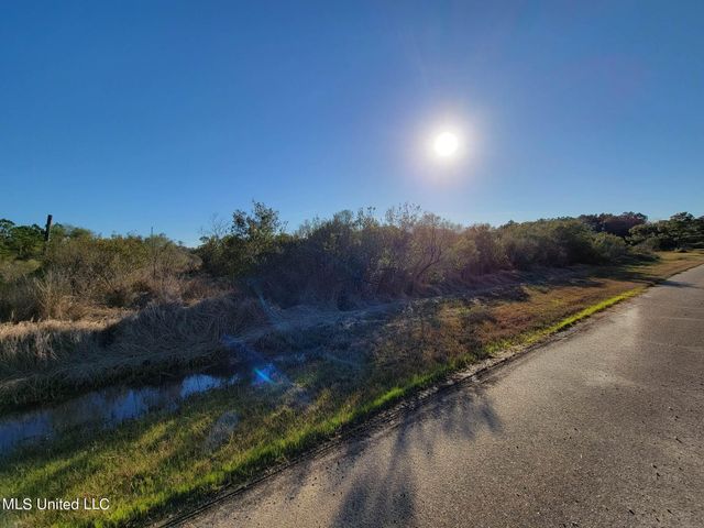 9043 St Ann Drive, Bay Saint Louis, MS 39520