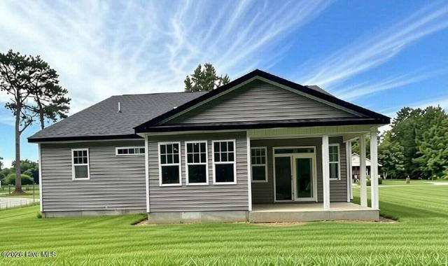 706 W Bridgers Street Ext, Burgaw, NC 28425