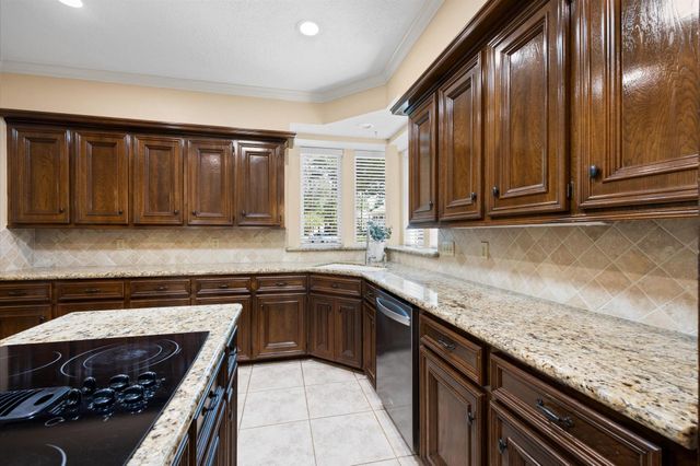 12119 Auburn Hills Drive, Tomball, TX 77377