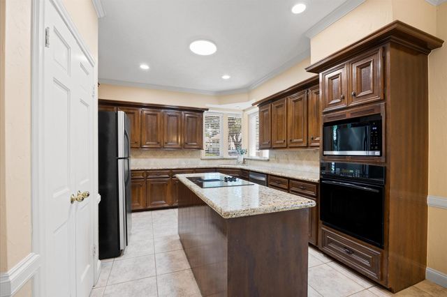 12119 Auburn Hills Drive, Tomball, TX 77377