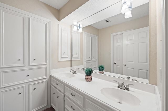 12119 Auburn Hills Drive, Tomball, TX 77377