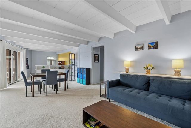 1860 Sherman Avenue 4SW, Evanston, IL 60201