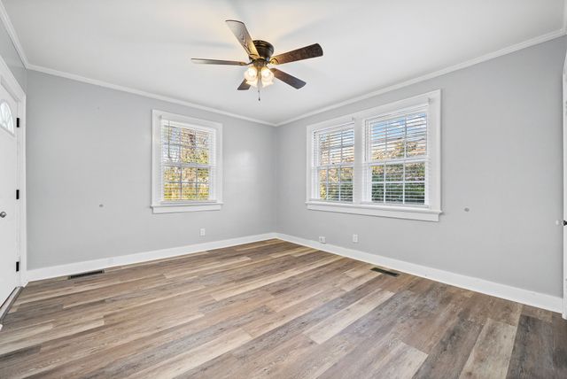 2203 S Main St, Hopkinsville, KY 42240