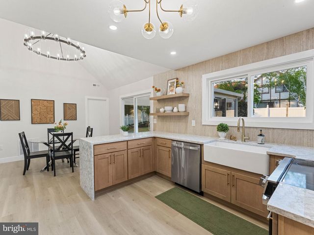 4 BROWER CT, Marlton, NJ 08053