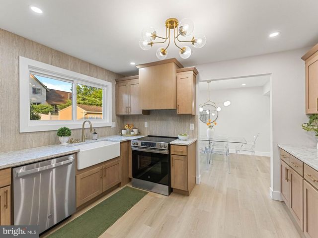 4 BROWER CT, Marlton, NJ 08053