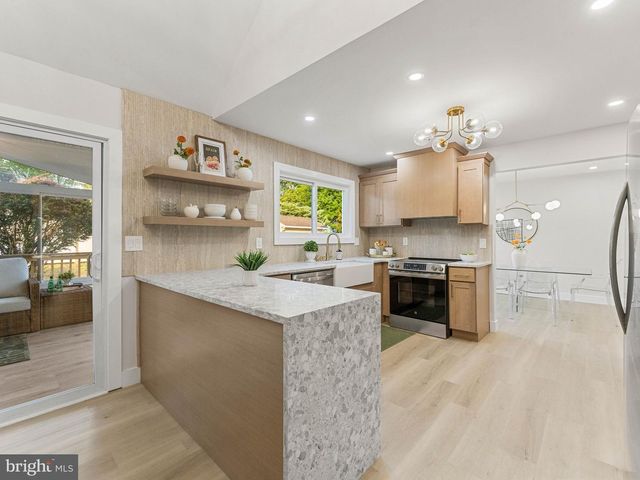 4 BROWER CT, Marlton, NJ 08053