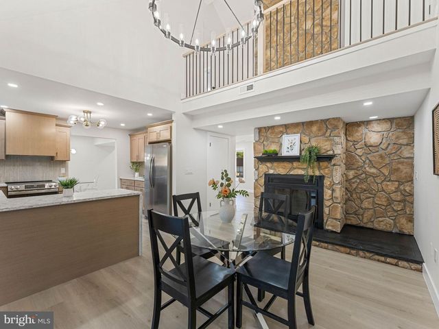 4 BROWER CT, Marlton, NJ 08053