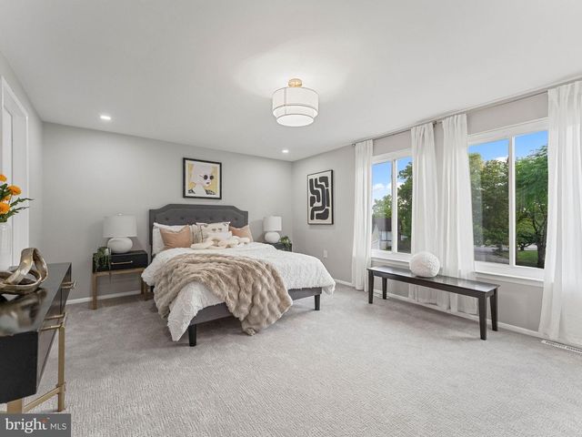 4 BROWER CT, Marlton, NJ 08053