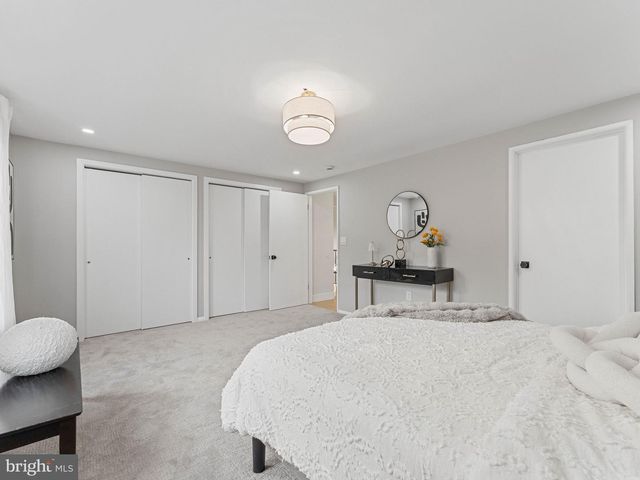 4 BROWER CT, Marlton, NJ 08053
