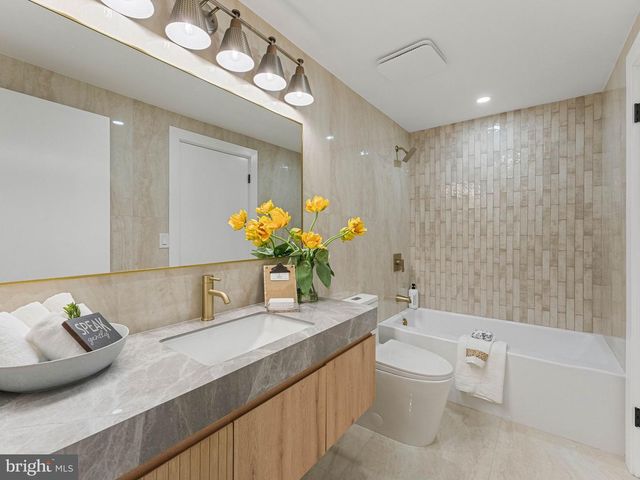4 BROWER CT, Marlton, NJ 08053