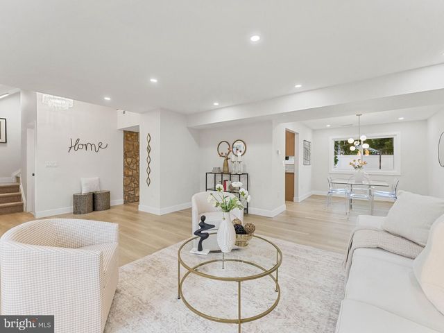 4 BROWER CT, Marlton, NJ 08053