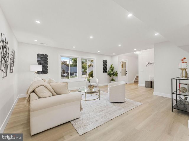 4 BROWER CT, Marlton, NJ 08053