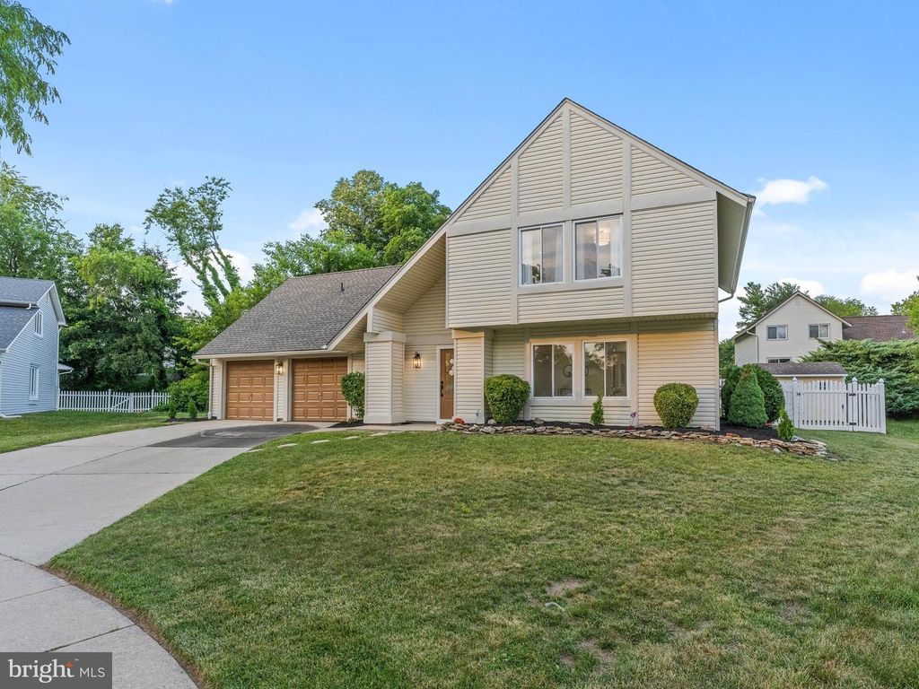 4 BROWER CT, Marlton, NJ 08053