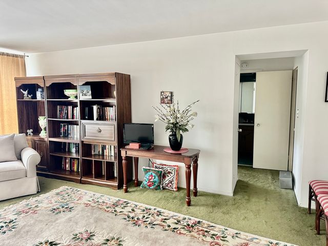 3600 N Lake Shore Drive 502, Chicago, IL 60613