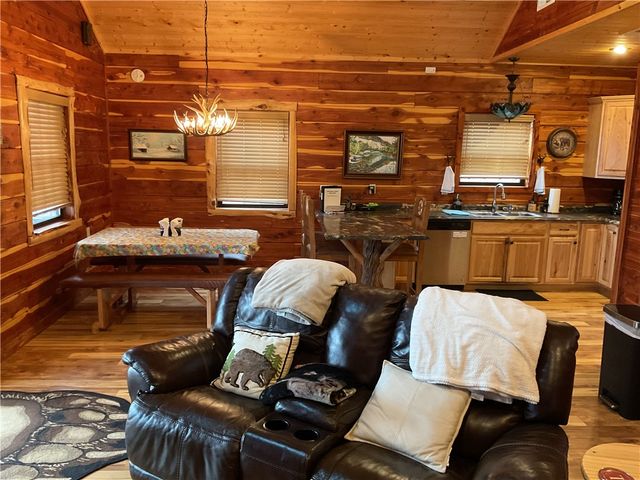 27960 S Hwy 103, Compton, AR 72624