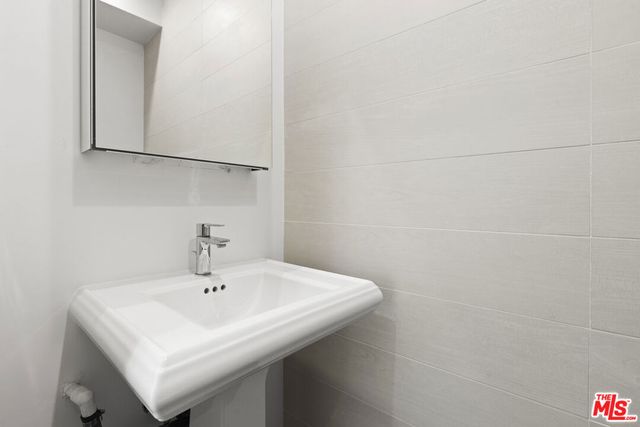 11341 Pearl Street, Los Angeles, CA 90064