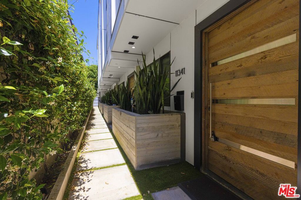 11341 Pearl Street, Los Angeles, CA 90064