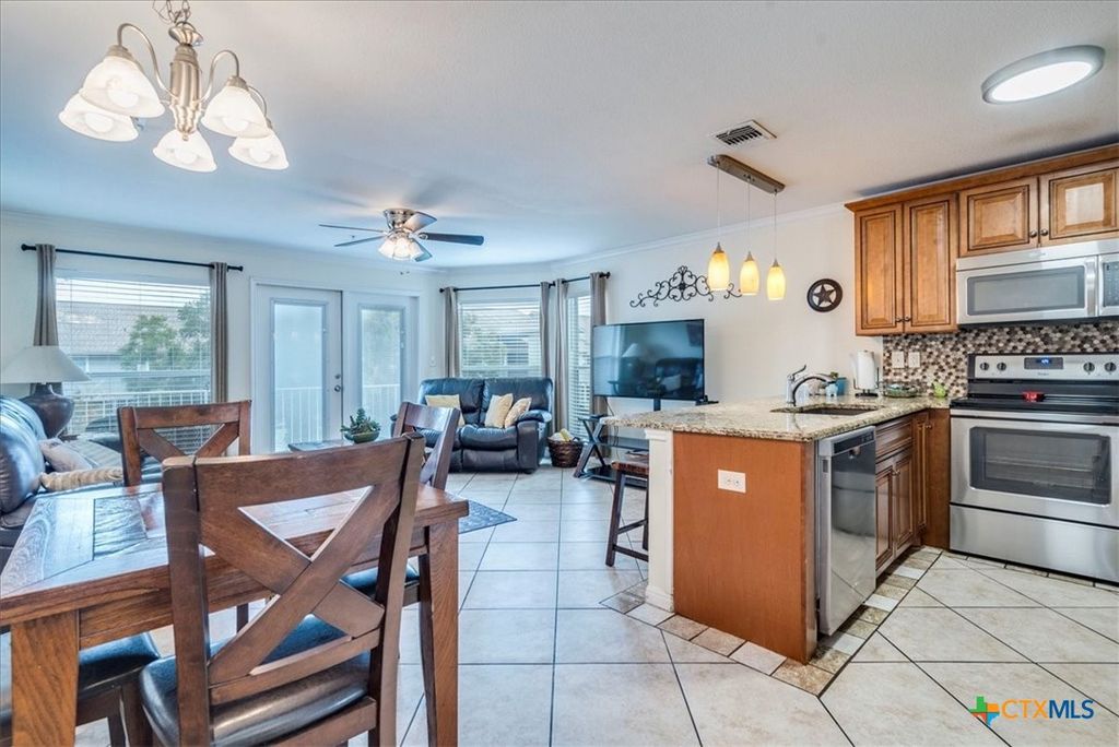 730 E Mather Street 303, New Braunfels, TX 78130